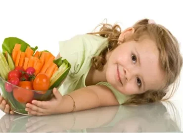 Inculcating healthy eating habits in toddlers.